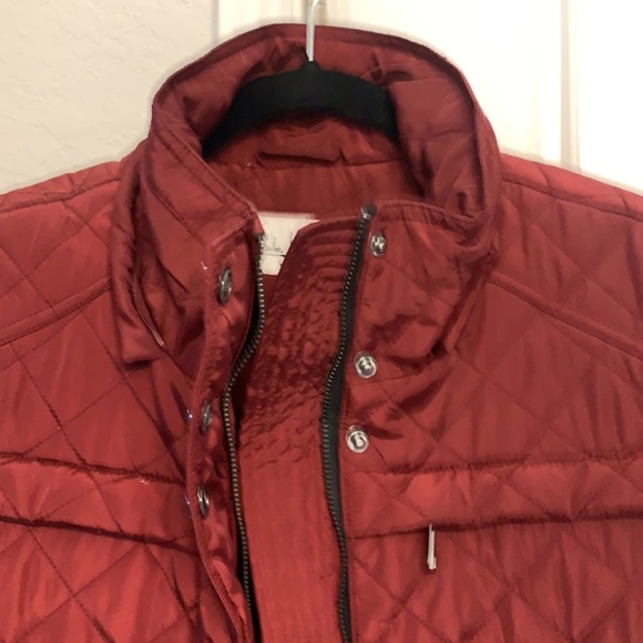 Red jacket - Picture 2 of 7